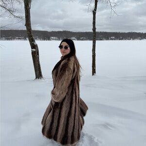 Meet your Posher, Chau